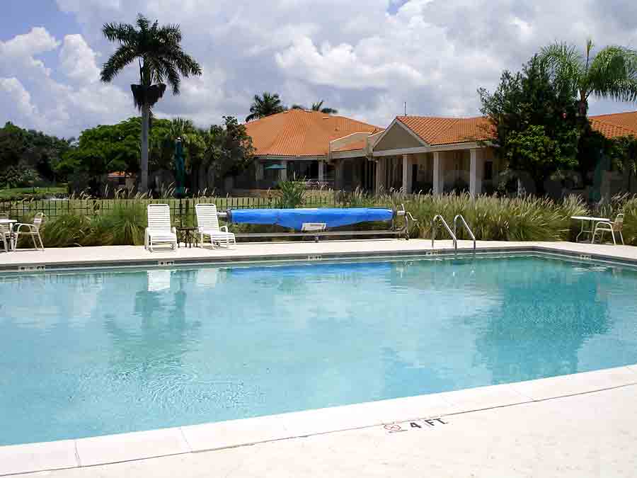 THE COUNTRY CLUB OF NAPLES Community Pool